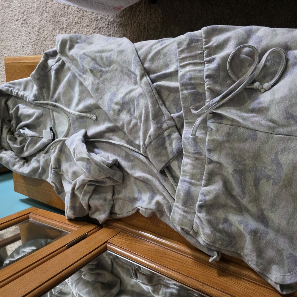 VENUS Camouflage Hoodie and Short Set